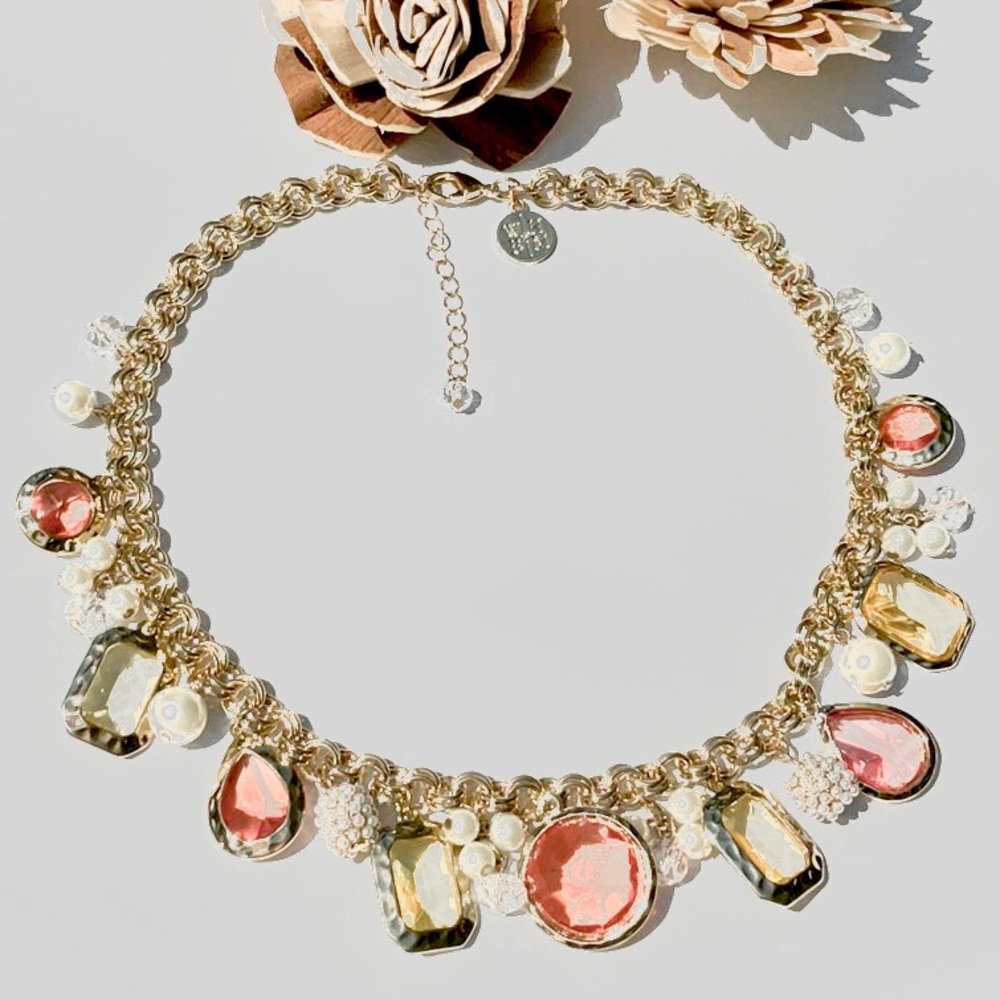WHBM CORAL & PEARL CHARM NECKLACE - Picture 3 of 5